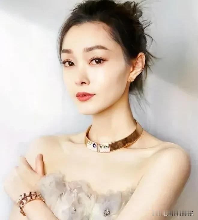宋轶新剧《与晋长安》一出场即展现主人级别魅力，她能否再次创造收视奇迹？
宋轶凭借