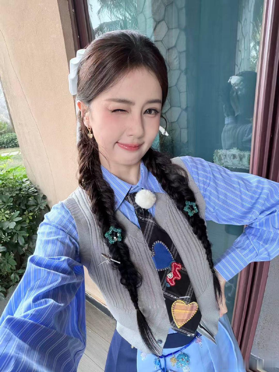 白鹿520给粉丝准备了花 你好星期六520甜蜜时刻降临，白鹿倾情送出150朵鲜花
