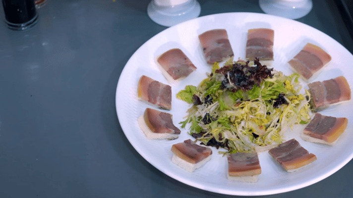 原来中国家宴从先秦就开始卷了中国家宴的讲究从先秦就已开启！先秦为贵族宴席，唐宋走