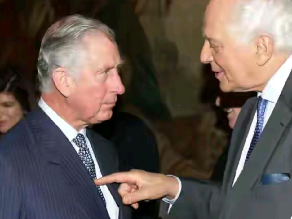 我表姐在公司管着一百多人，回家过年却让我妈支使的溜溜的，我拿出这张伊夫林·德·罗