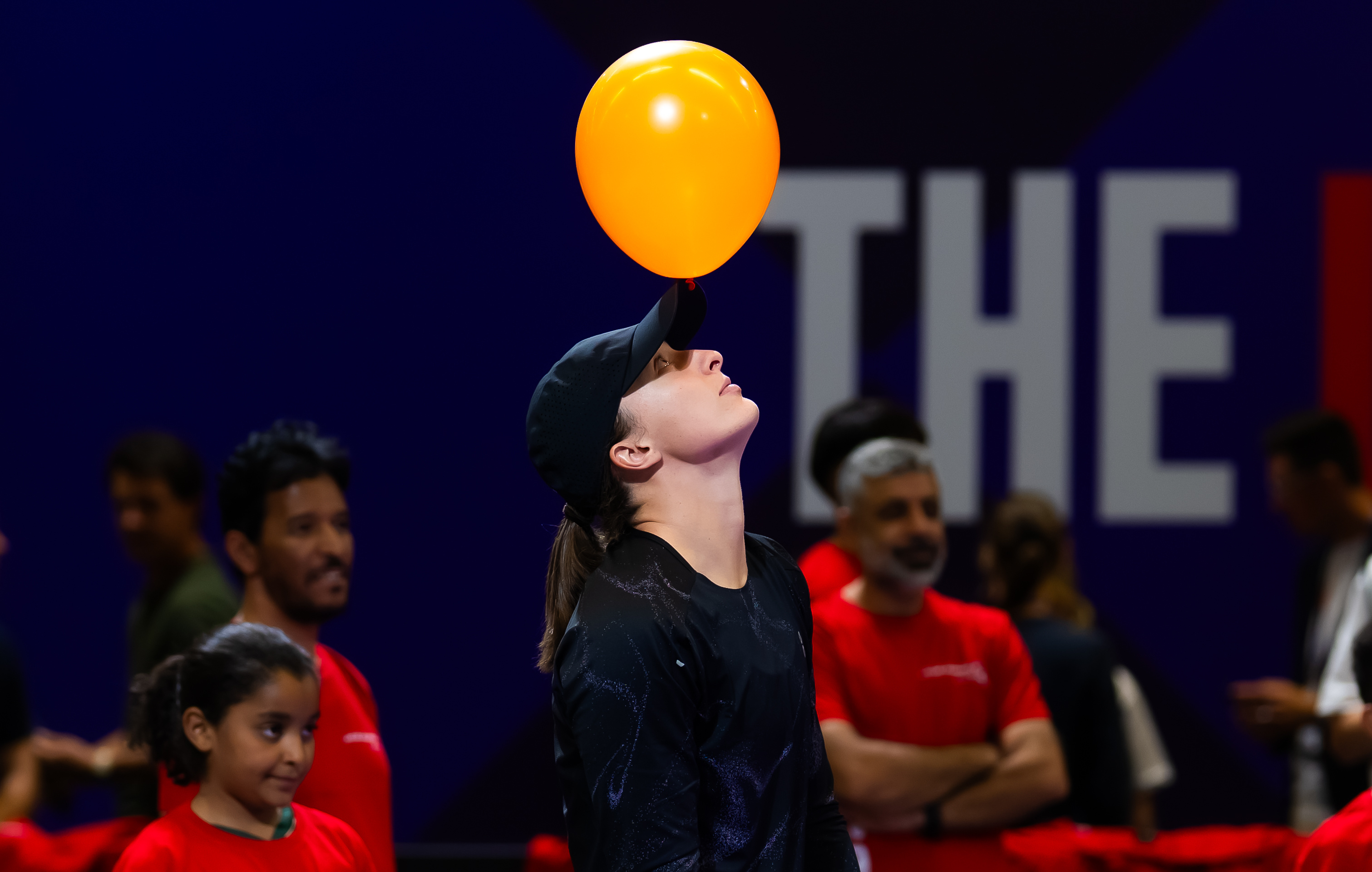 运动和笑容是通用的语言[抱一抱]总决赛期间，当地特奥会的选手们与WTA球员名宿一