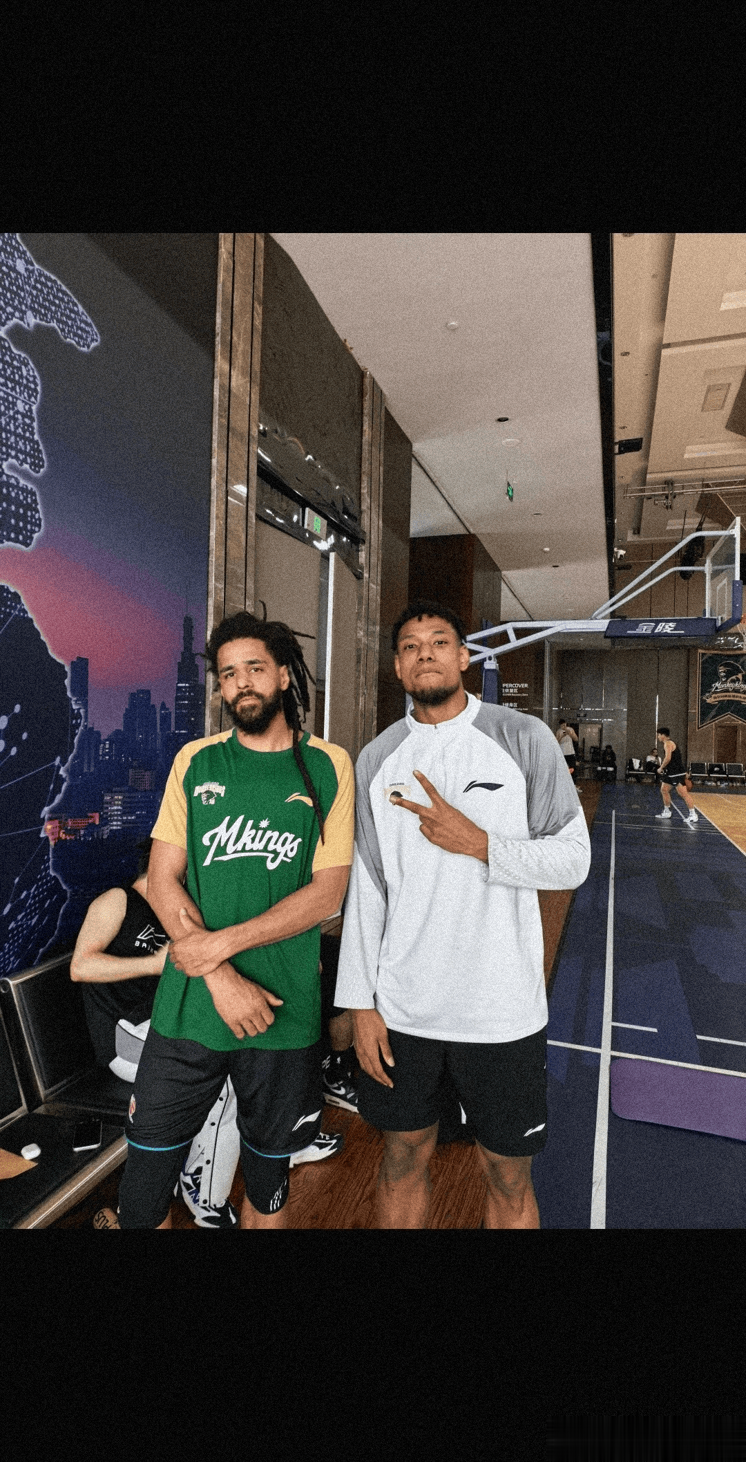 期待4月11日首秀！祝铭震更新社媒分享与杰曼-科尔的合照