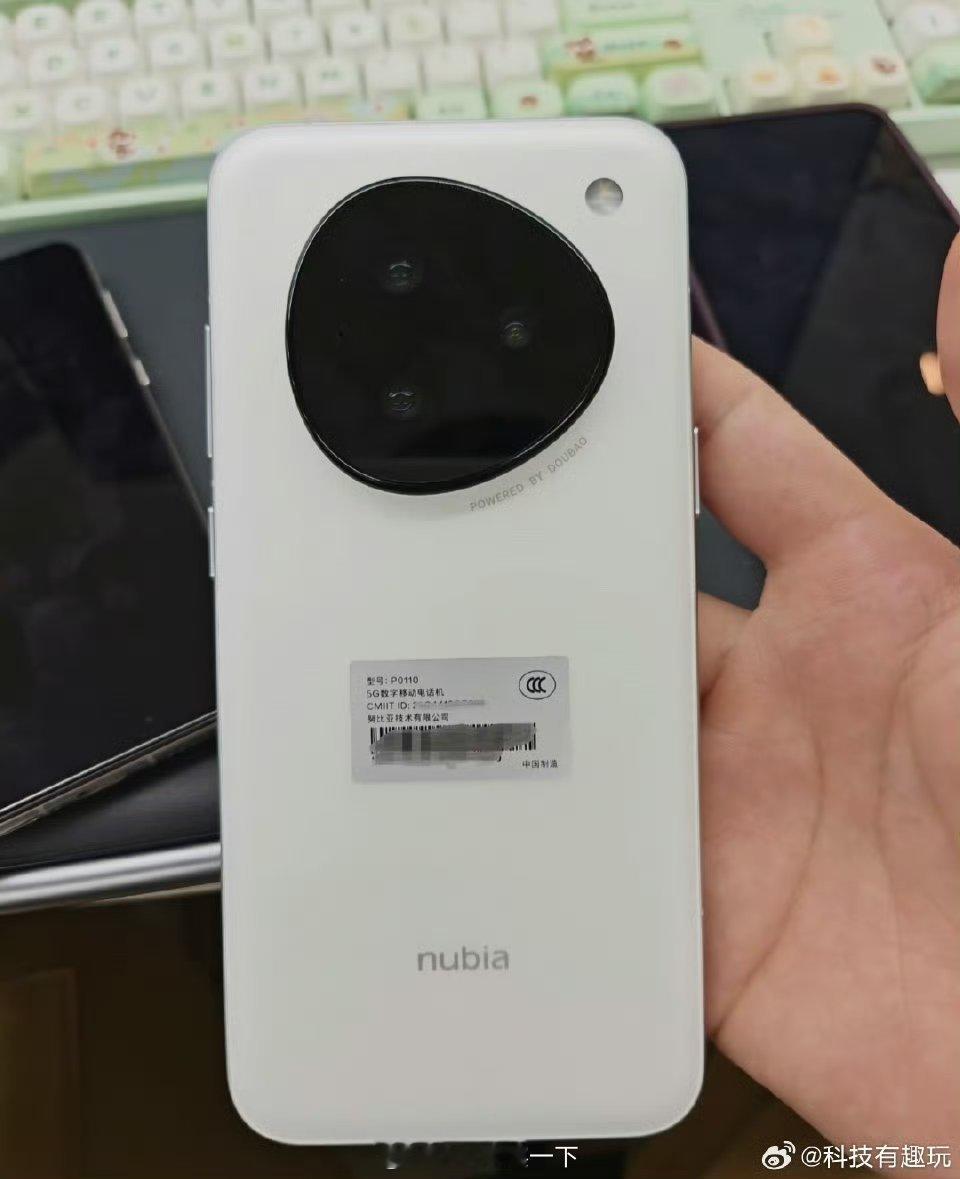 豆包手机无奈，一方面我不喜欢字节系的东西，另一方面一个完全由软件公司占主导的手机