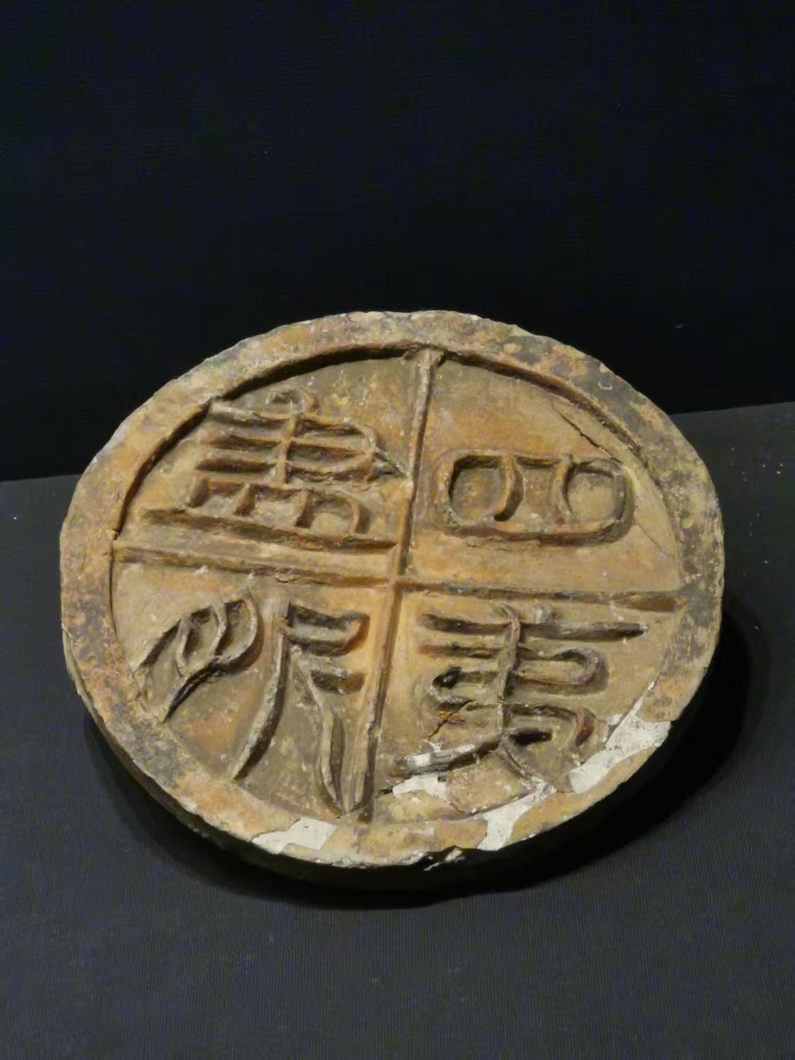 中东乱战再起。在强权逻辑驾驭的地缘战略逻辑下，矛盾不可能真正缓和。一边伸出橄榄枝