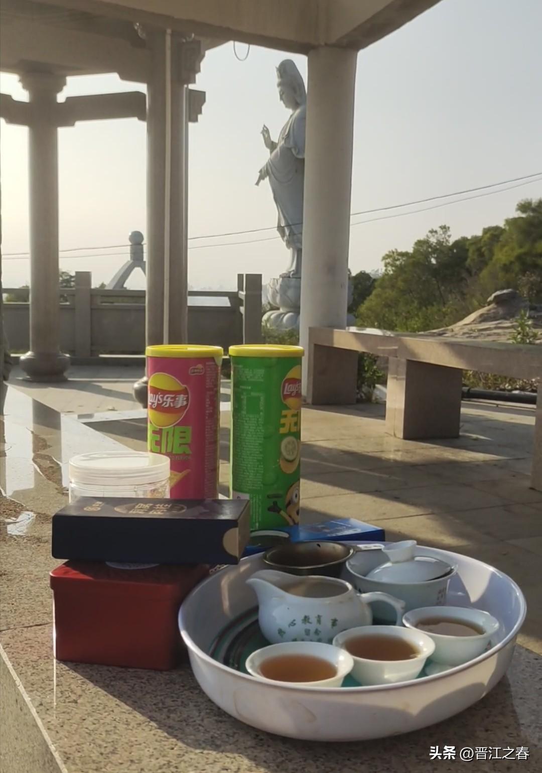 开启自驾游模式，今天晋江英林陈山村大觉山矿山公园。
来陈山大觉山矿坑公园，车是停