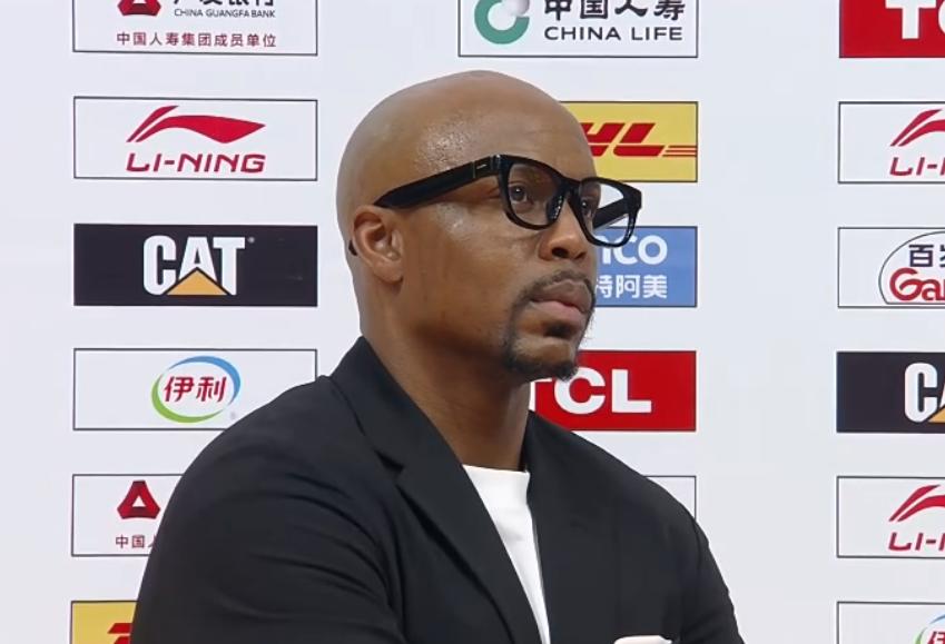 广州男篮客场战胜宁波的赛后采访，主教练米切尔说道：“这是一场非常困难的比赛，对方