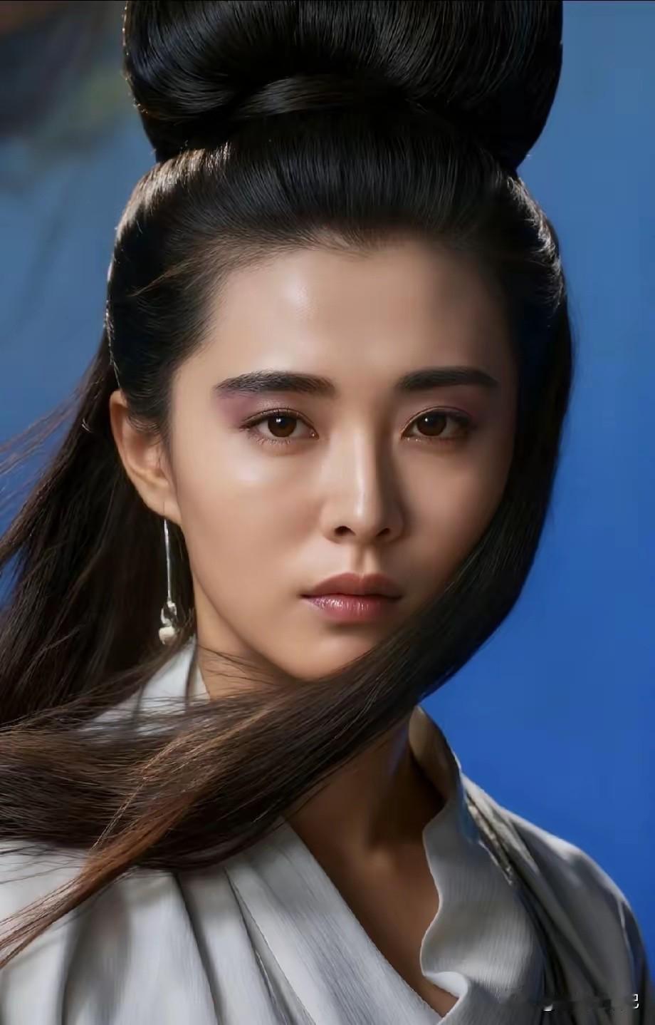 说一个颜值和演技，都跟她很接近的女演员。