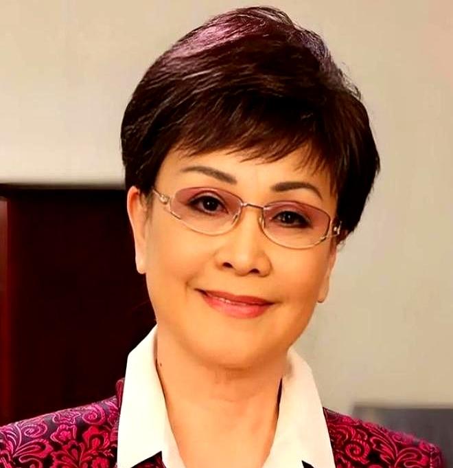 声带变薄，肺部损伤，81岁的李谷一电话连线：我实在登不上春晚了。
 

一首《难