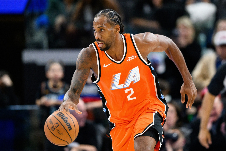 明日NBA常规赛，快船将客场挑战猛龙。快船更新了球队的伤病报告，科怀·伦纳德 （