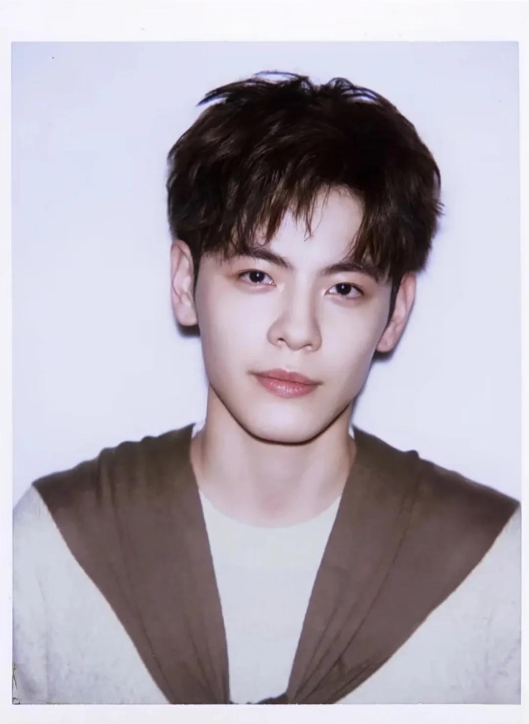 羊杨这个权威
杨舒予