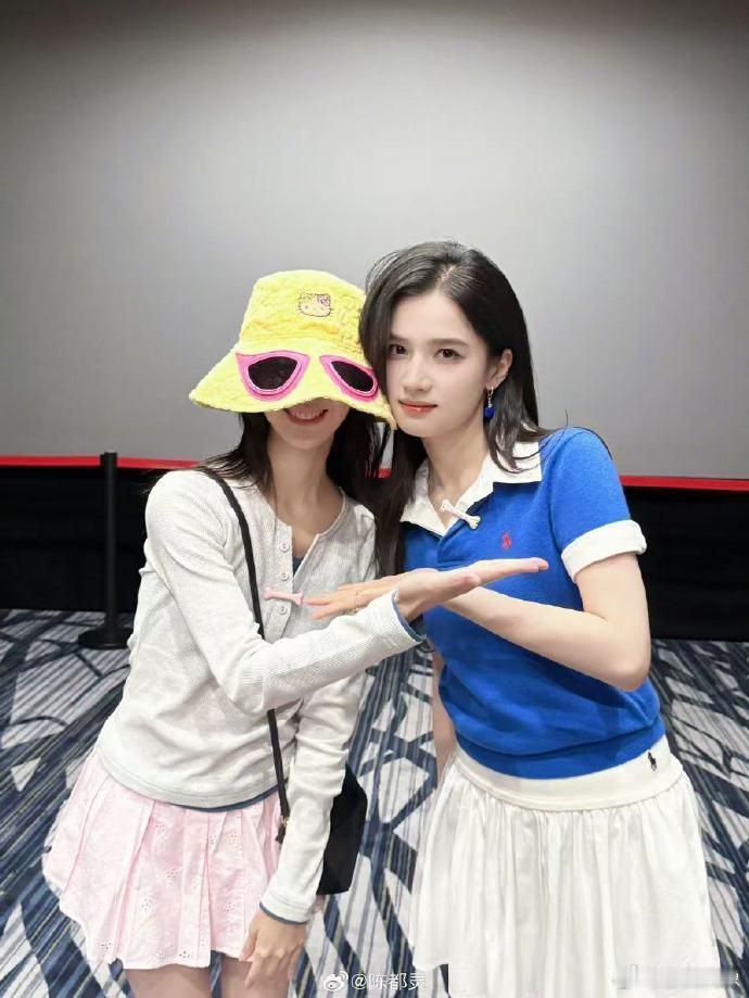 陈都灵当张婧仪宋威龙一日站姐今日份暖心瓜来了！陈都灵联合众人给张婧仪庆生，解锁一