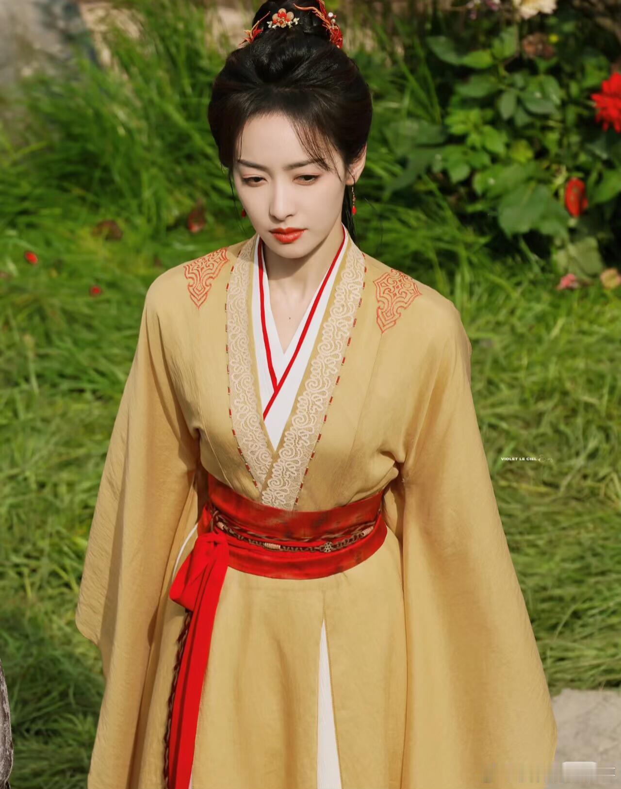 《山河枕》楚瑜路透大全⬆️绝美古装，有你pick的吗？？楚瑜的每套衣服都好看宋茜