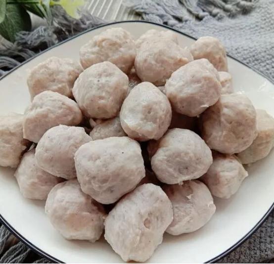 一则黑心商贩违规添加有毒物质的新闻令人愤慨，广东揭阳吴某某为追求利润最大化，无视