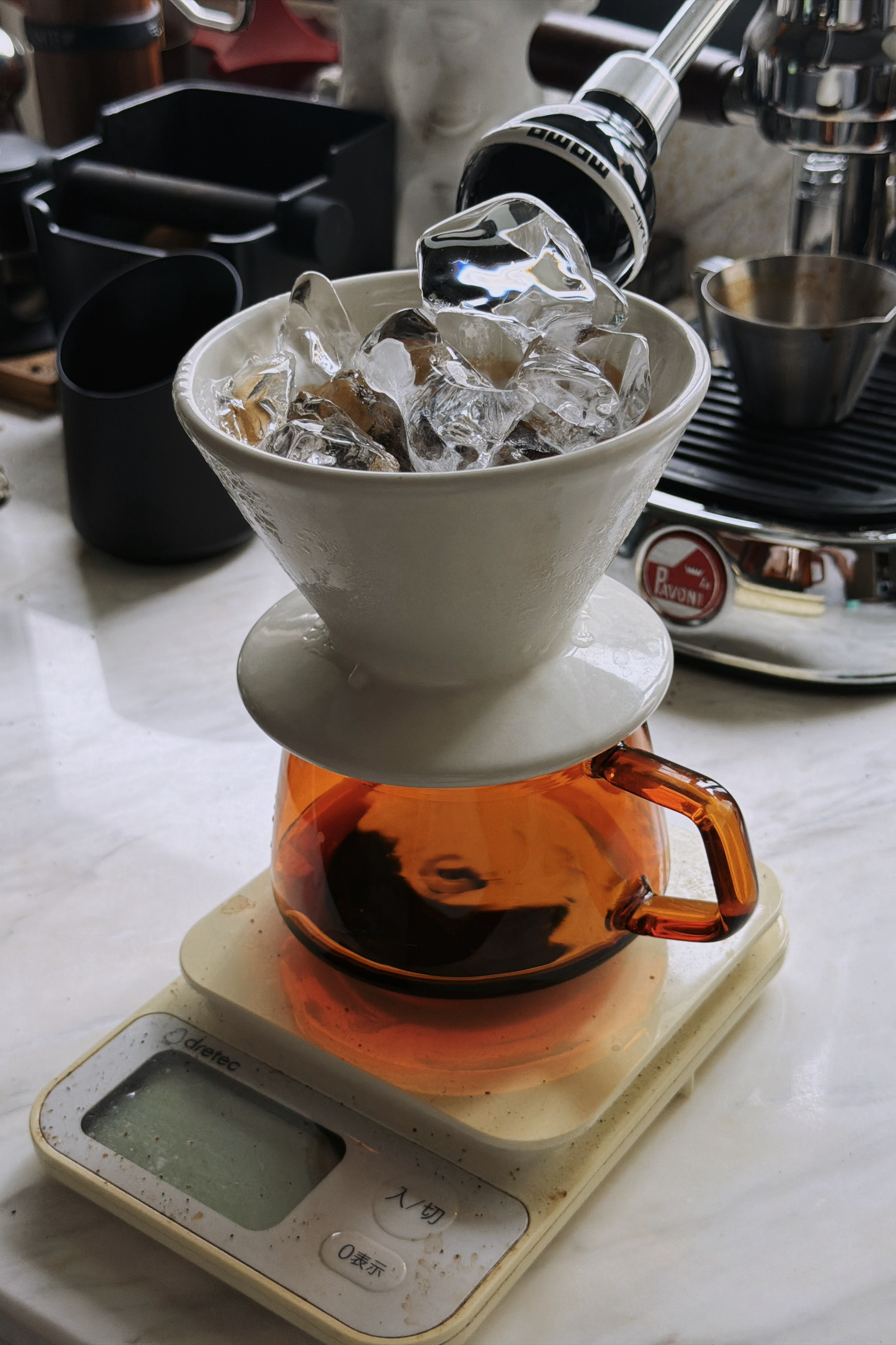 很好，进度喜人（其实是一个小时前的状态），又加了一次冰，前后一共300g冰块！ 