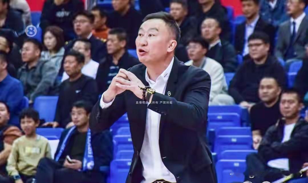 感觉今晚青岛又悬了，打不进，还防不住，失误不断，开局被北控打了一个4-0,感觉现