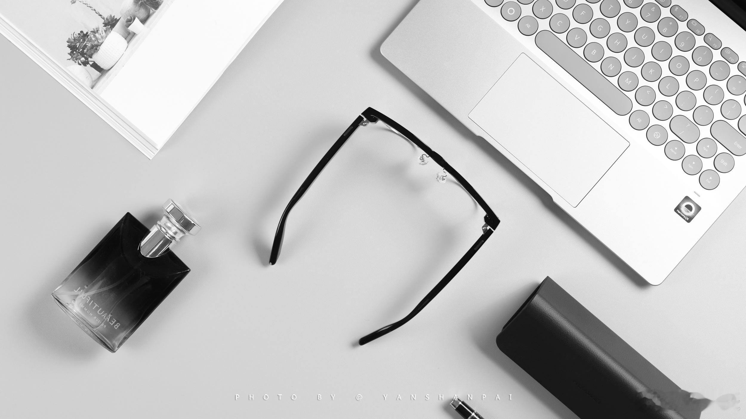 华为AI眼镜有点东西！分享一组图赏，大家伙感受一下。重量仅35.5g，是目前AI