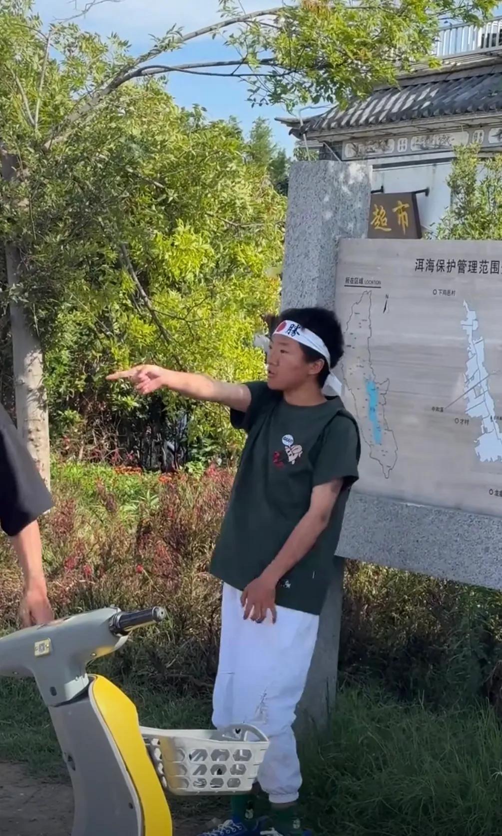 戴日本必胜头巾被打这事。
已经热搜好几天了。
主角是男是女？
身份是中国人？日本