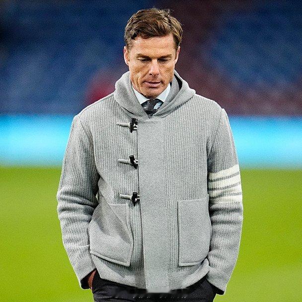 斯科特帕克下课 伯恩利解雇斯科特帕克已经提前确定降级的英超球队伯恩利，官宣主帅斯