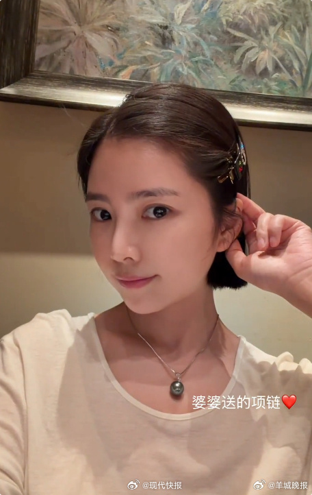 【#王灿晒合影回应婆媳关系#】#王灿晒2026首张婆媳合影#杜淳妻子晒出2026