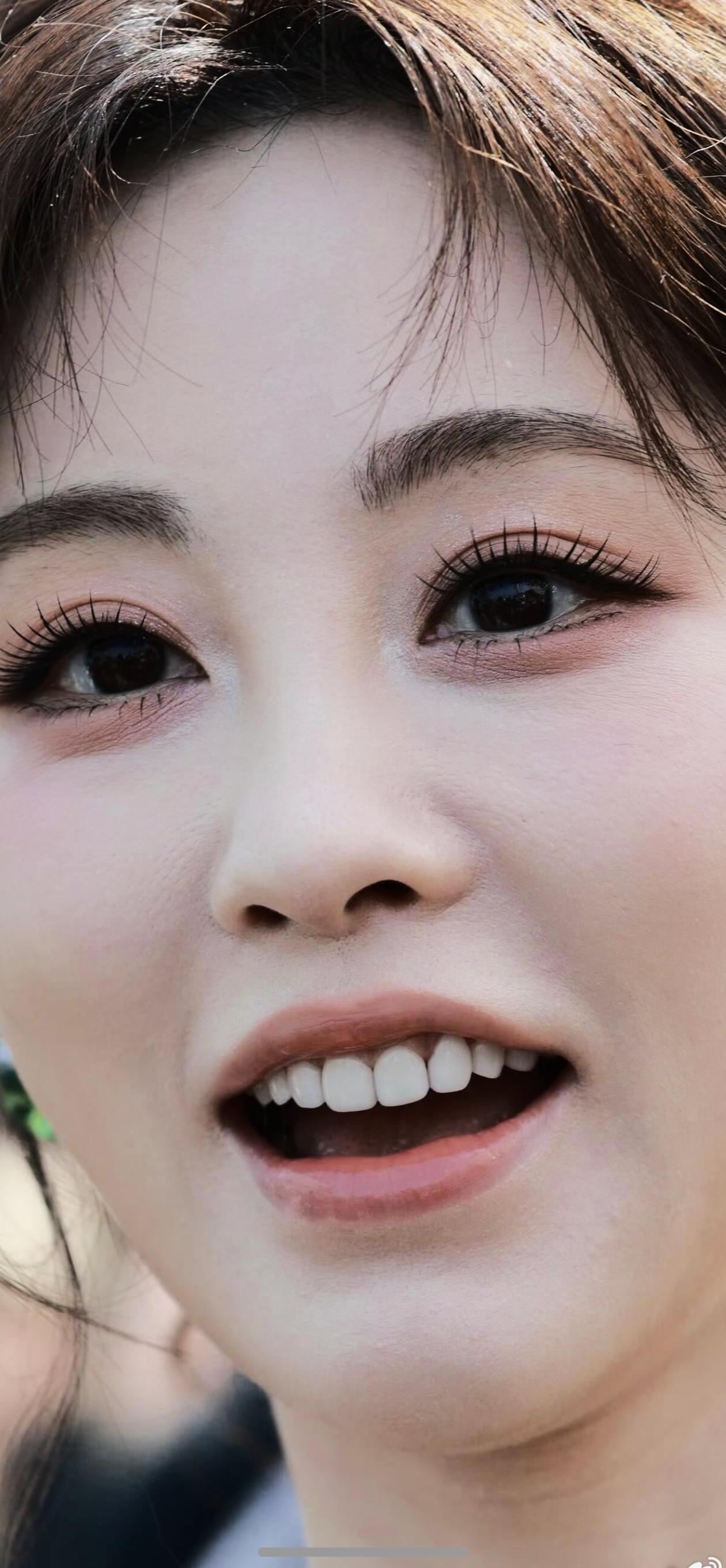 ​​​，丹姐这怼脸拍的，我心跳都加速了！这睫毛是真的吗？