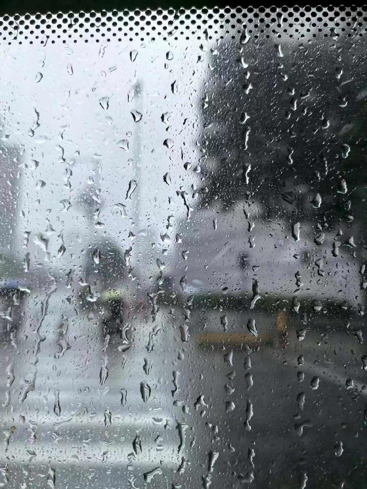 我的今日状态：💪🏻充满干劲
我这里的天气：🌧下雨