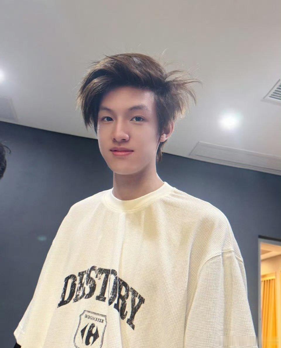 张泽禹录制你好星期六你好星期六 9月9日好六街要迎来超活力的小宝啦！张泽禹带着他