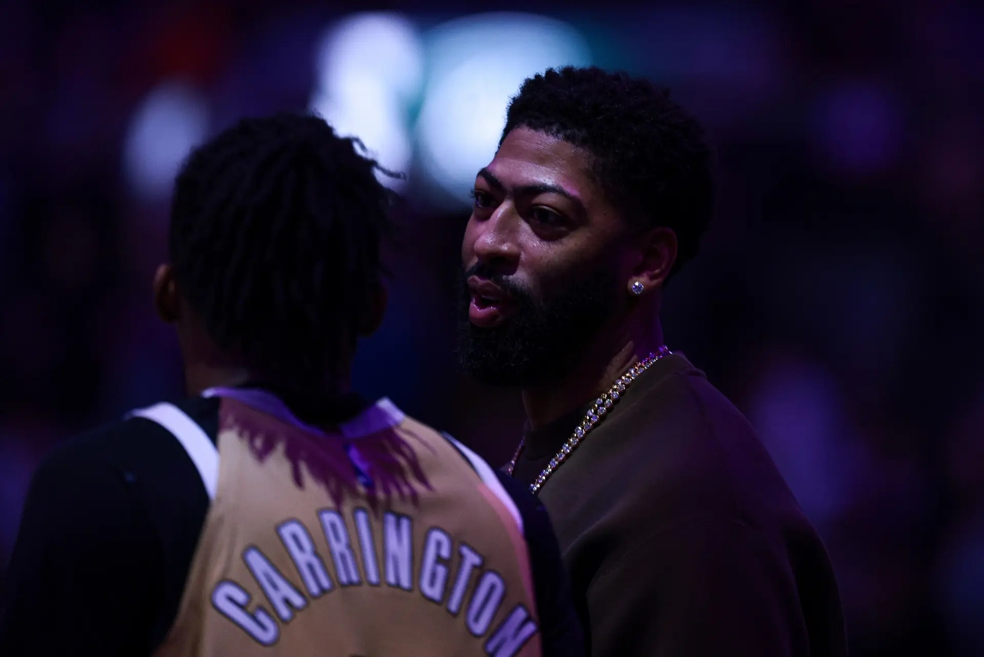 奇才队总经理道金斯今天在接受ESPN采访时表示：浓眉想要留在奇才，奇才也希望他能