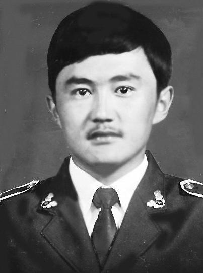 人死之前或许是有预兆的。1994年哈萨克族民警赛尔江吃完晚饭突然对妻子说“你今天