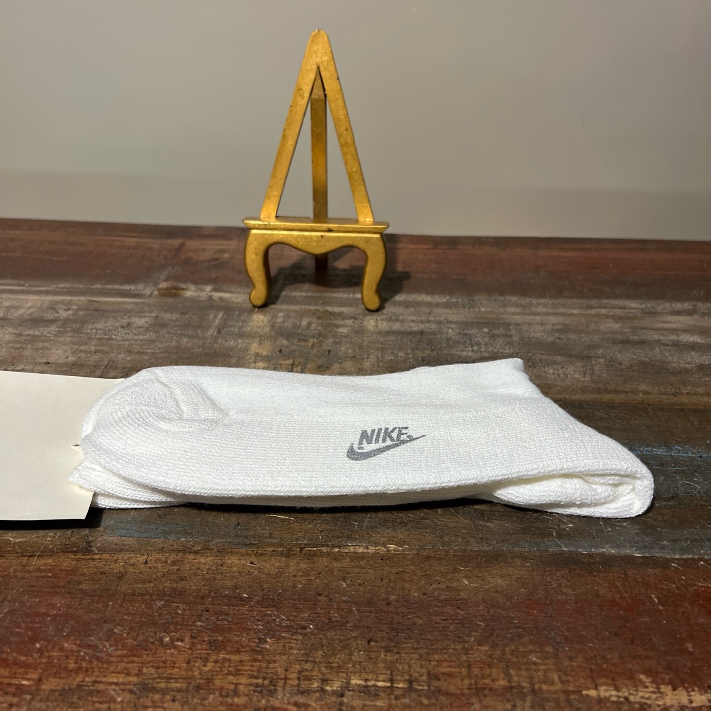 Michael Jordan 早期喜欢穿的一款袜子,  一直以为是叠起来穿或者里