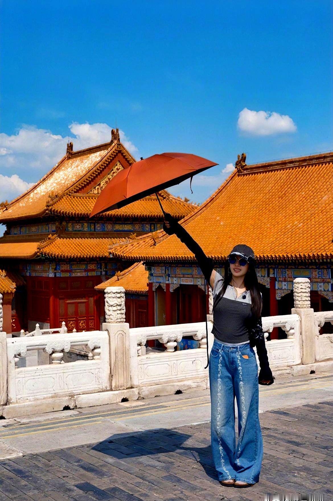 蔡依林真有点东西，45岁了，不结婚不恋爱，状态反而越来越松弛。

演唱会前两天，