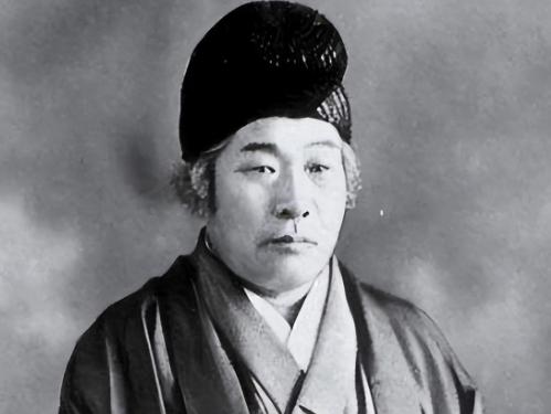 日本有一个非常著名的预言家——王仁三郎、他曾经预言2030年前后日本将会灭亡、这