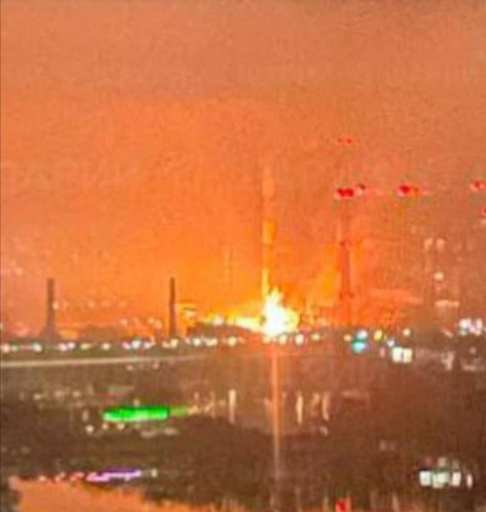 英国发现一个非常奇怪现象，俄军导弹只打击乌克兰第聂伯罗河左岸电力系统。俄军却没有