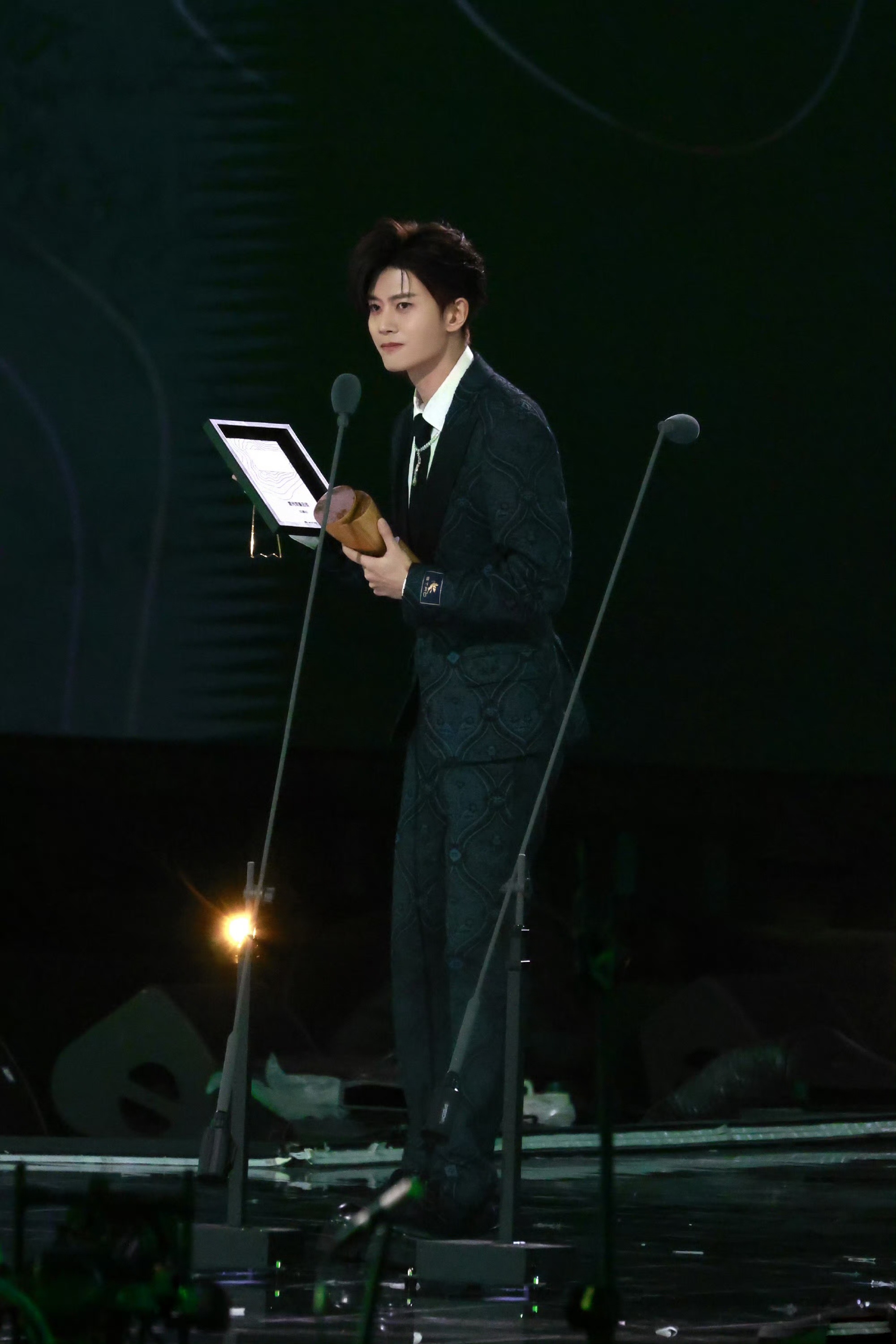 任嘉伦喊你喝银鹭接好事银鹭花生牛奶全球品牌代言人任嘉伦聊聊任嘉伦的“好事发生”体