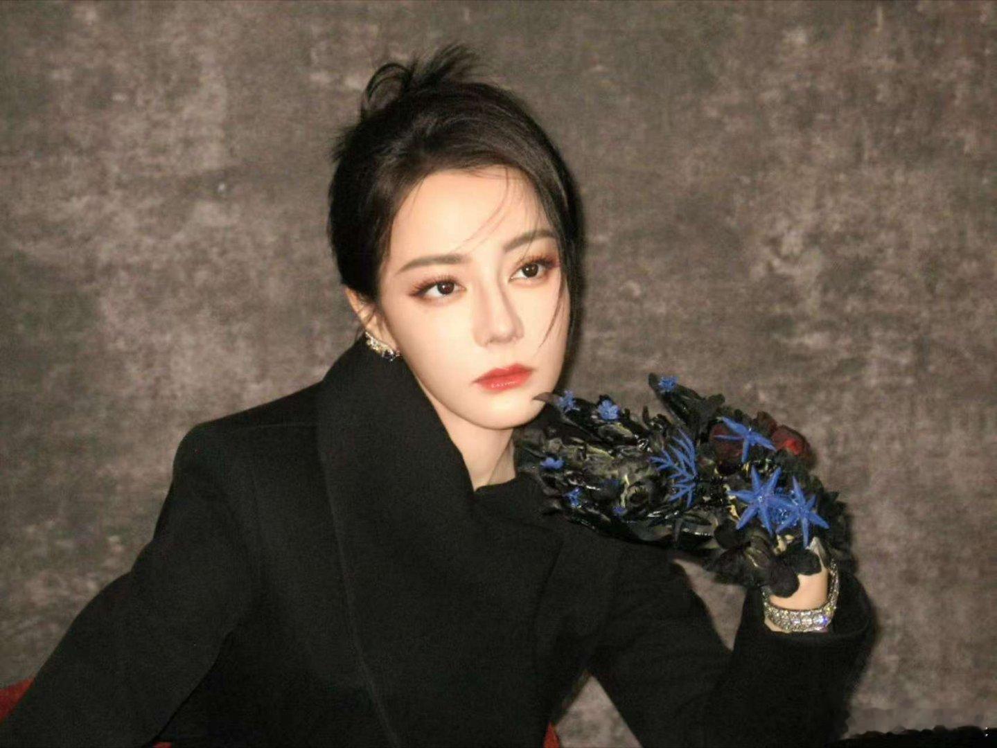 迪丽热巴限定珍藏嘻嘻迪，cool是种感觉， 