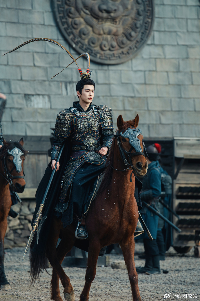 原来谢征拜师学的是茶艺谢征师从陶太傅，一手茶香招数拿捏！赵大叔与陶太傅同相见分外