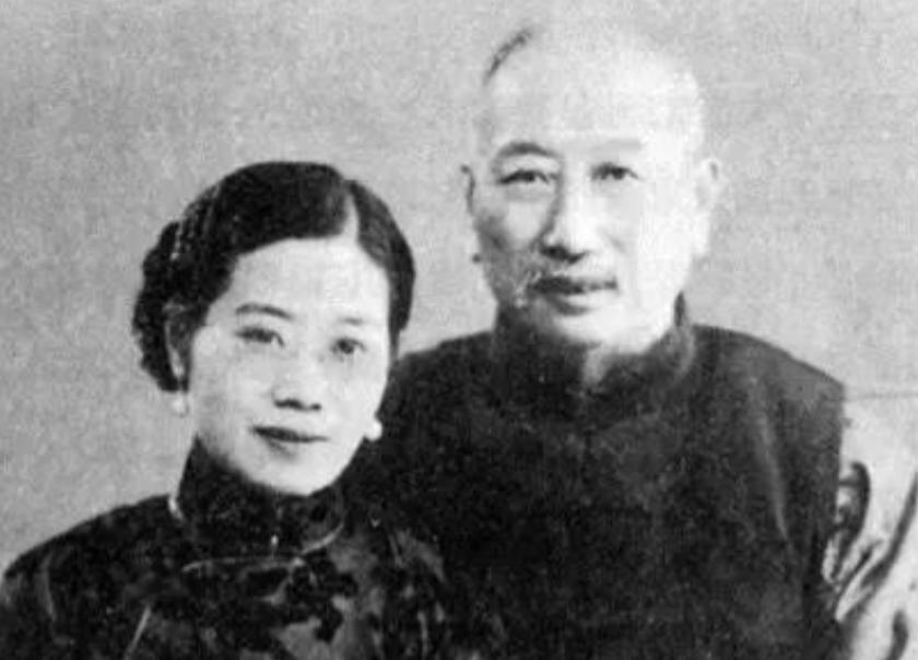 1935年2月，65岁的熊希龄娶了自己女儿的同学毛彦文为妻，还是熊希龄主动追求的