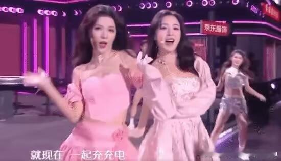 中文版APT 难听 我都不敢听完 好尬啊 