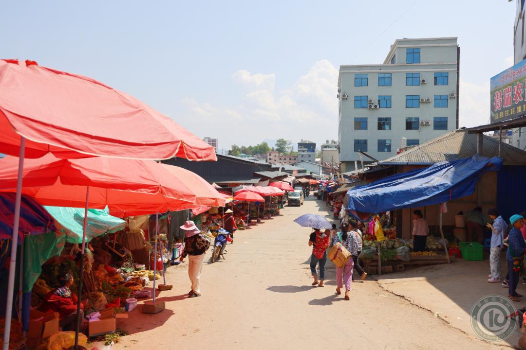 缅北果敢地区的市场经济繁荣！

缅北果敢地区的市场，以前不太正规的时候，经常有小