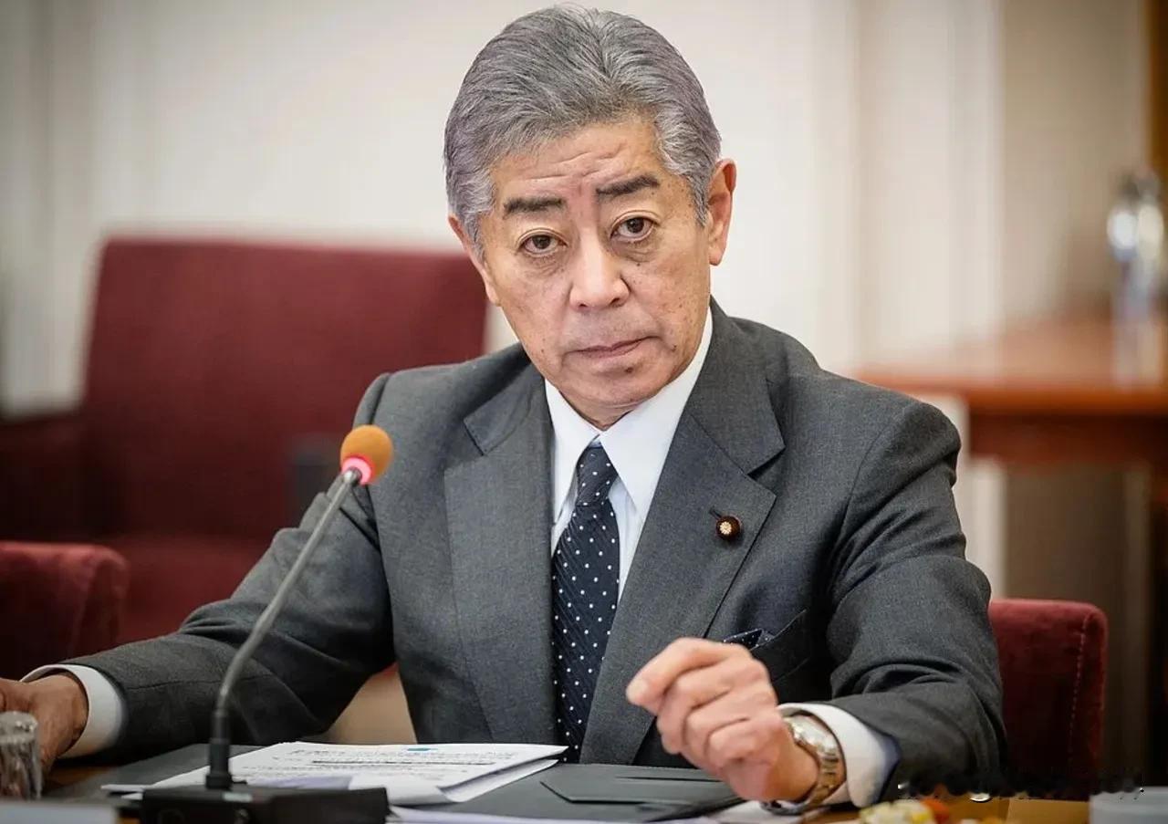 迂回破冰！高市早苗启用政坛对手组团访华，中日博弈暗藏深层玄机
 
当下中日双边关