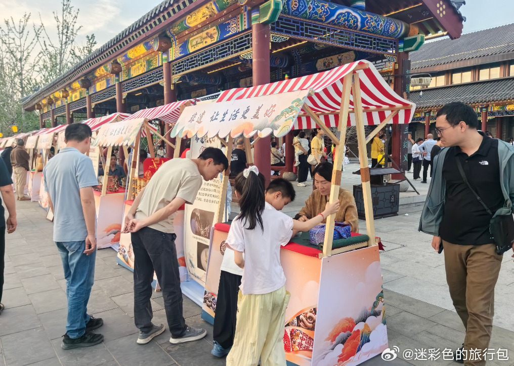 周口非遗展演热闹开演！曲艺、手工、美食齐聚广场，沉浸式体验传统老手艺。深耕非遗 