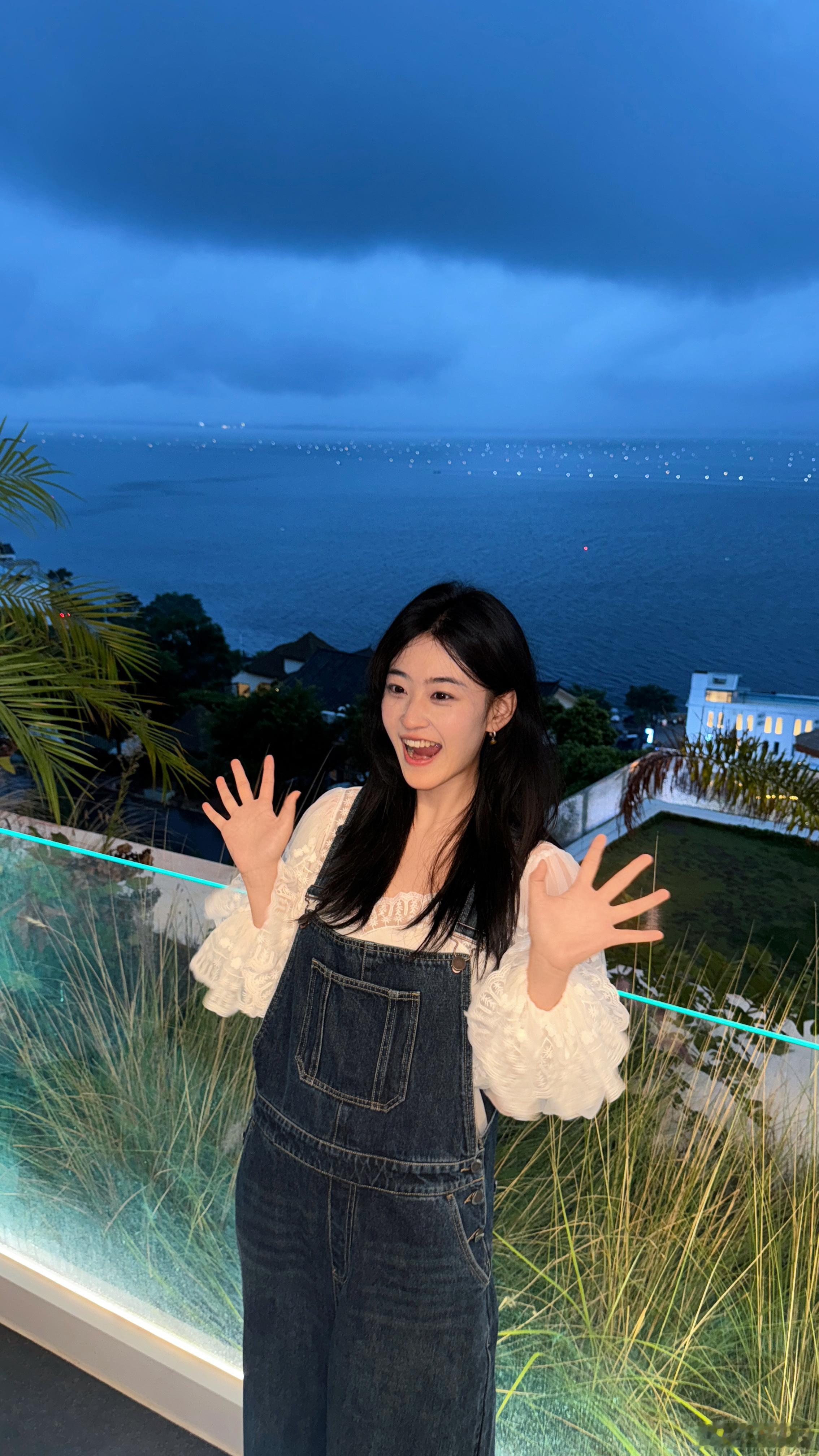 好朋友们有什么办法 能让头发长快一点 之前不停的修层次 感觉头发好碎 好薄💔 