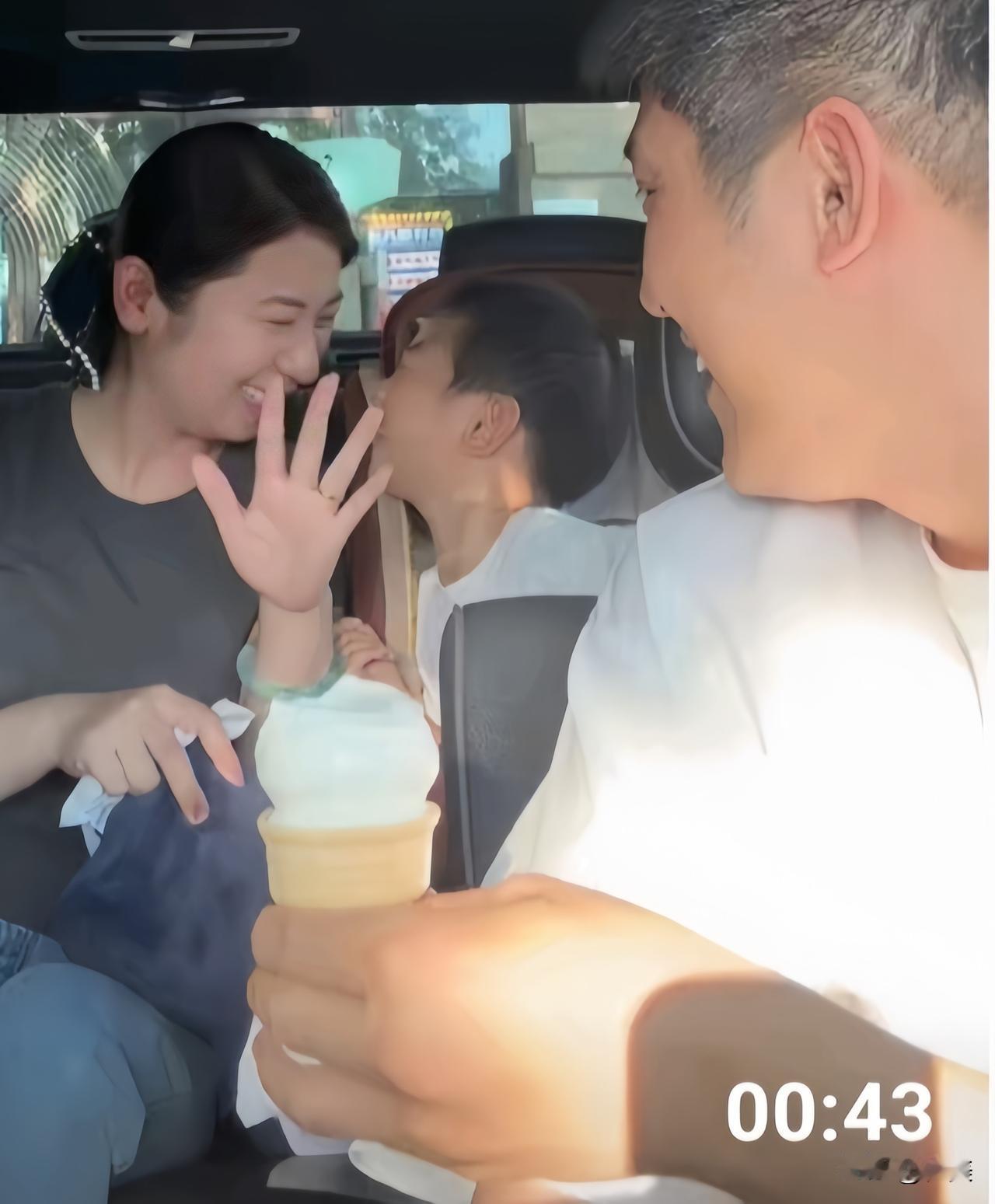 被关心是一种幸福,你认同吗?
 我不适合看这种，因为我会羡慕，我只适合看碎尸案，