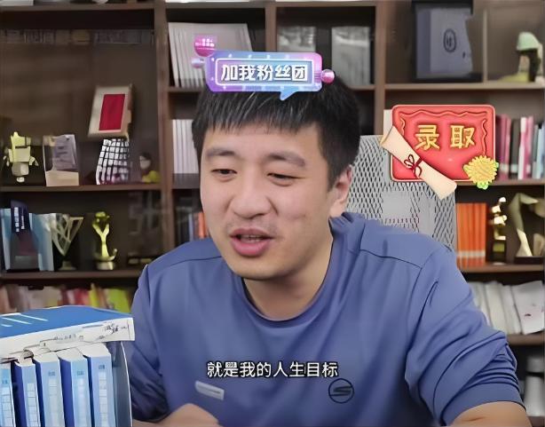 原来，早在3年前，张雪峰就因为心脏不舒服，被强制住院了！
 
“他刚还在跑步，怎