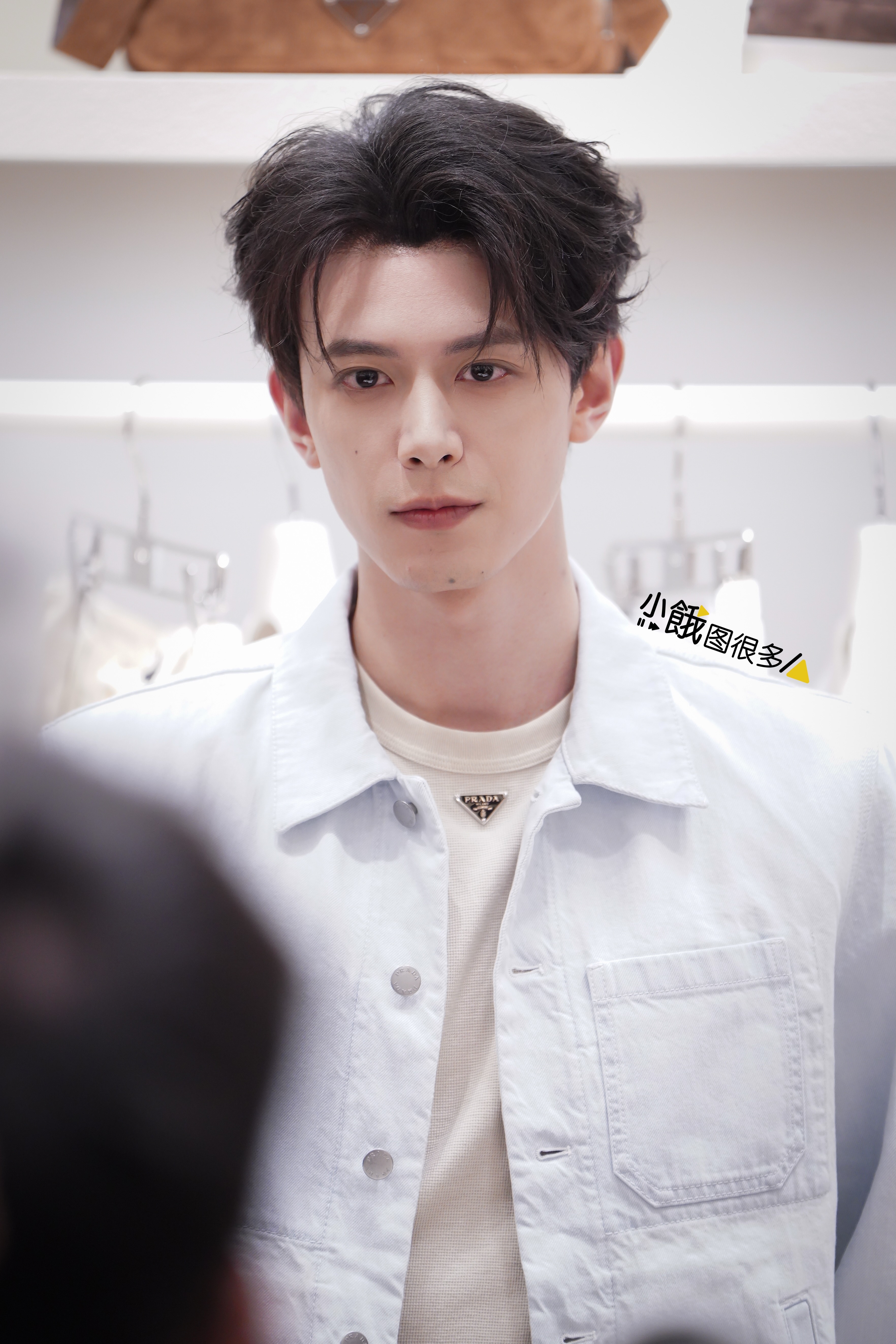 邓凯Prada活动 邓凯出席Prada活动高清生图，你们觉得邓凯今天扛住了现场的