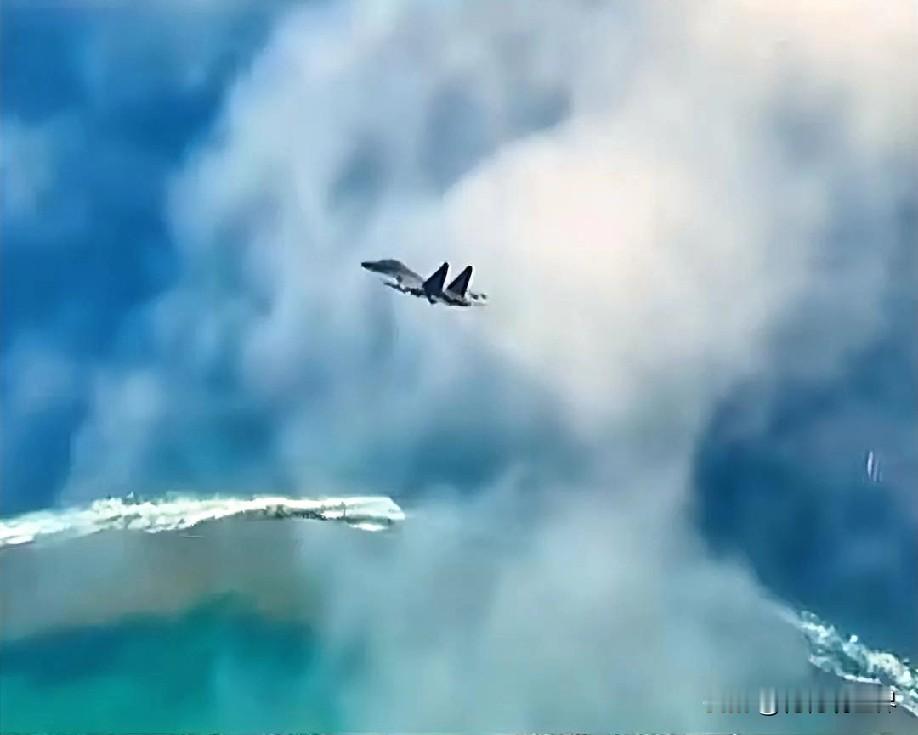 1月31日晚上的最新消息，速报，全都不容错过，第一条：解放军南部战区为黄岩岛战备