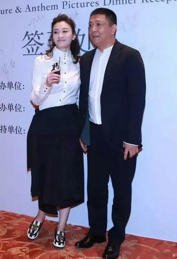 曝李小冉徐佳宁离婚热搜爆出两人早已悄悄离婚的爆料，看完只觉得自媒体吃瓜脑补成分太