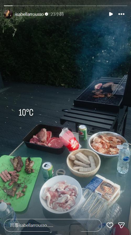 马丁内利女友伊莎贝拉·鲁索更新社媒晒照：美食 英超联赛 阿森纳著名教授