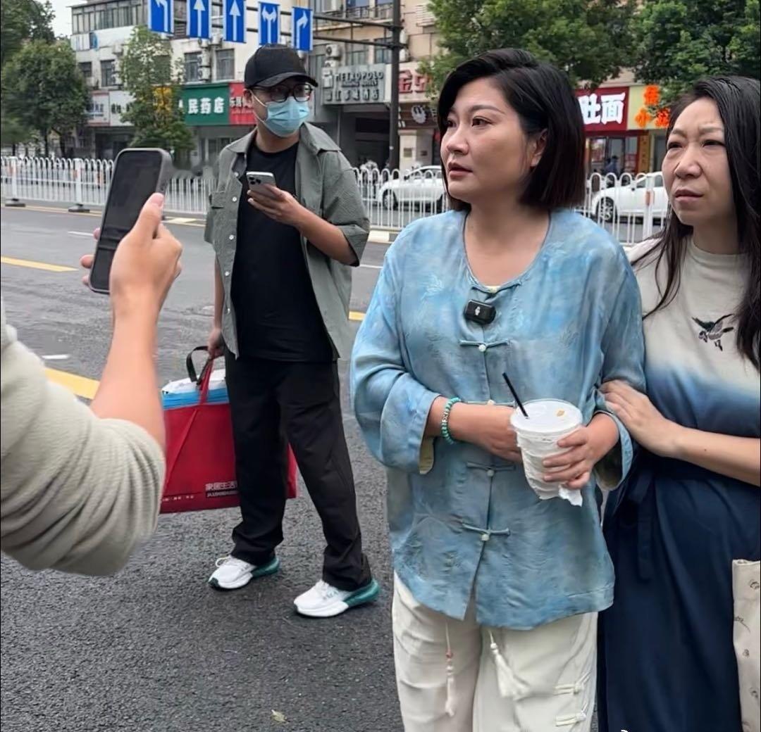 9月26日，南京市秦淮区人民法院庭审结束的法槌落下，“孕妇泰国坠崖案”当事人王暖