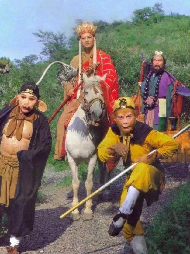 每个人背景都不可小觑，每人都是皇亲国戚，干苦力还是干苦力的[偷笑][偷笑][偷笑