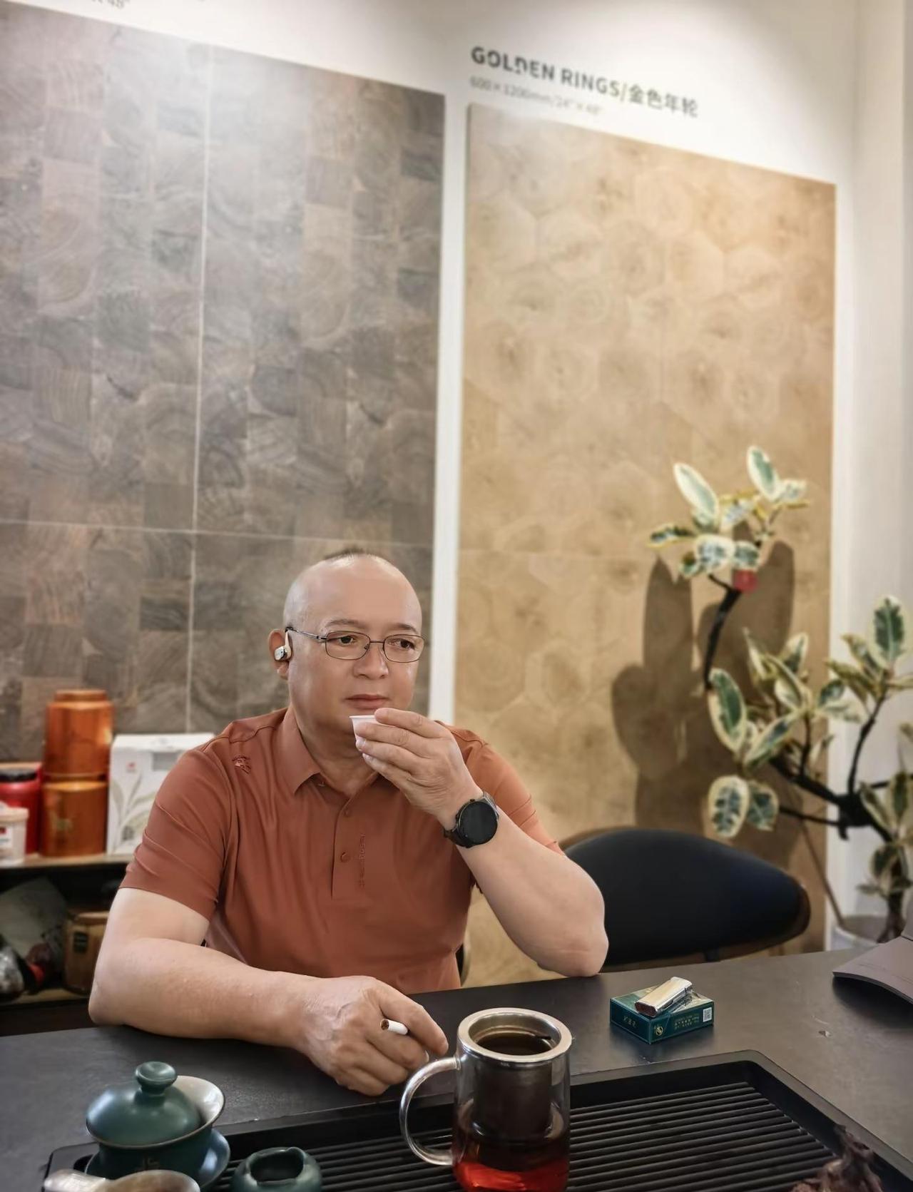 误打误撞认识了你   从喜欢变成爱 又从爱变成依赖，你是那个隔着屏幕都能轻易影响